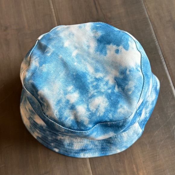 Blue tie dye bucket hat - Picture 2 of 3